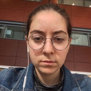 Meet your Posher, Izzy